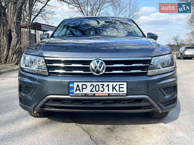 Внедорожник / Кроссовер Volkswagen Tiguan 2019 в 