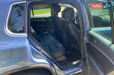 Позашляховик / Кросовер Volkswagen Tiguan 2012 в 