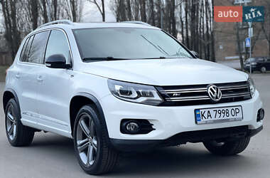 Внедорожник / Кроссовер Volkswagen Tiguan 2016 в 
