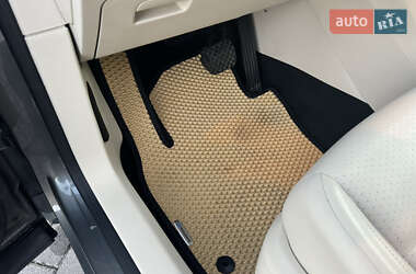 Позашляховик / Кросовер Volkswagen Tiguan 2012 в 