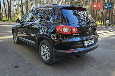 Позашляховик / Кросовер Volkswagen Tiguan 2010 в 