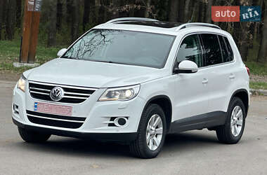 Внедорожник / Кроссовер Volkswagen Tiguan 2011 в 