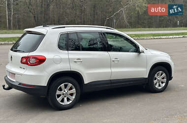 Внедорожник / Кроссовер Volkswagen Tiguan 2011 в 