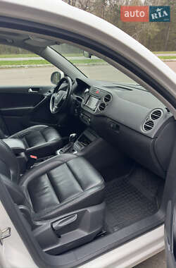 Внедорожник / Кроссовер Volkswagen Tiguan 2011 в 