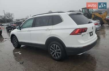 Позашляховик / Кросовер Volkswagen Tiguan 2021 в 