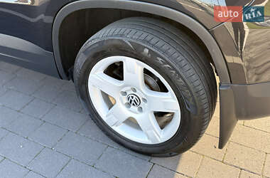 Внедорожник / Кроссовер Volkswagen Tiguan 2009 в 