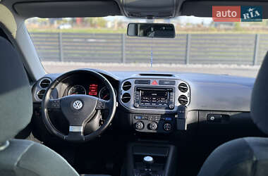 Внедорожник / Кроссовер Volkswagen Tiguan 2009 в 