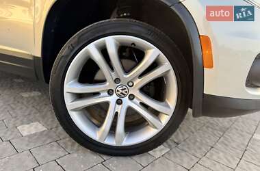 Позашляховик / Кросовер Volkswagen Tiguan 2012 в 
