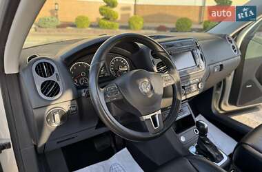 Позашляховик / Кросовер Volkswagen Tiguan 2012 в 