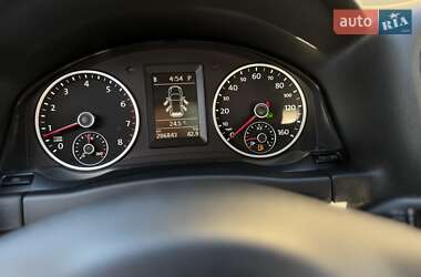 Позашляховик / Кросовер Volkswagen Tiguan 2012 в 