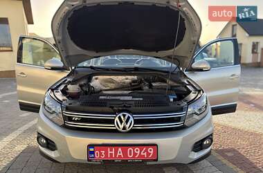 Позашляховик / Кросовер Volkswagen Tiguan 2012 в 