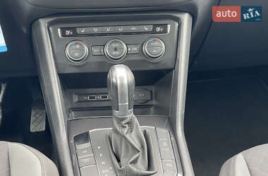 Внедорожник / Кроссовер Volkswagen Tiguan 2018 в 