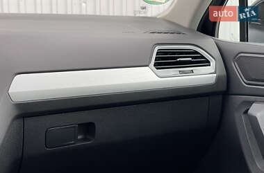 Внедорожник / Кроссовер Volkswagen Tiguan 2018 в 