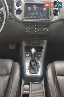 Внедорожник / Кроссовер Volkswagen Tiguan 2015 в 