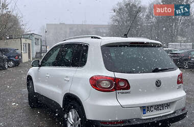 Позашляховик / Кросовер Volkswagen Tiguan 2010 в 