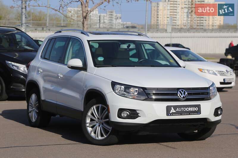 Позашляховик / Кросовер Volkswagen Tiguan 2014 в 