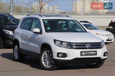 Позашляховик / Кросовер Volkswagen Tiguan 2014 в 