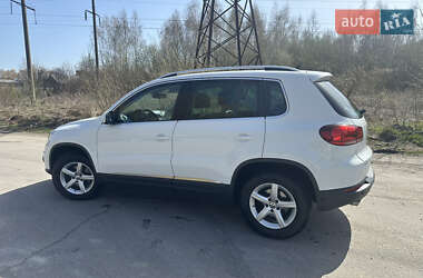Внедорожник / Кроссовер Volkswagen Tiguan 2014 в 