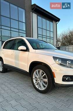 Внедорожник / Кроссовер Volkswagen Tiguan 2012 в 