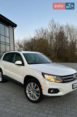 Внедорожник / Кроссовер Volkswagen Tiguan 2012 в 