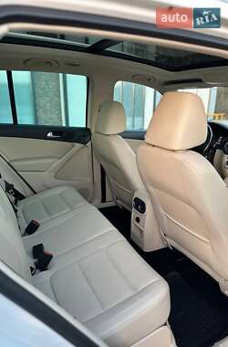 Внедорожник / Кроссовер Volkswagen Tiguan 2012 в 