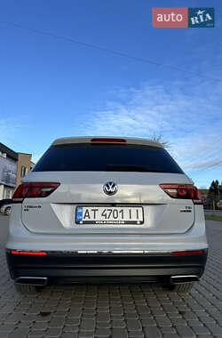 Внедорожник / Кроссовер Volkswagen Tiguan 2017 в 