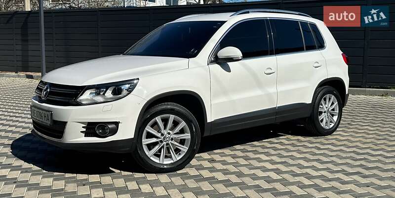 Внедорожник / Кроссовер Volkswagen Tiguan 2013 в 