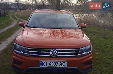 Внедорожник / Кроссовер Volkswagen Tiguan 2018 в 
