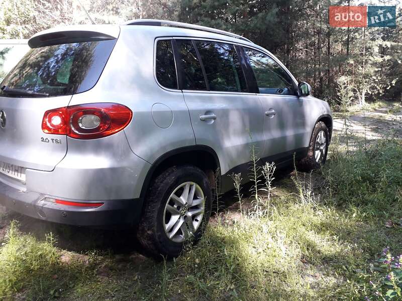 Позашляховик / Кросовер Volkswagen Tiguan 2010 в Котельві