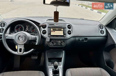 Внедорожник / Кроссовер Volkswagen Tiguan 2011 в 