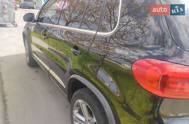 Внедорожник / Кроссовер Volkswagen Tiguan 2017 в 