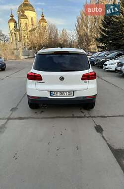 Внедорожник / Кроссовер Volkswagen Tiguan 2017 в 