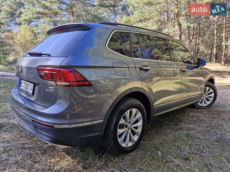 Внедорожник / Кроссовер Volkswagen Tiguan 2017 в Кременчуге