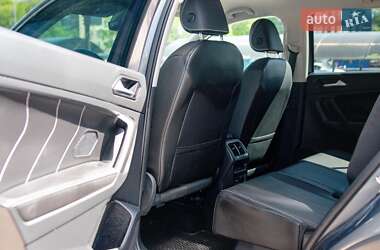 Внедорожник / Кроссовер Volkswagen Tiguan 2021 в 