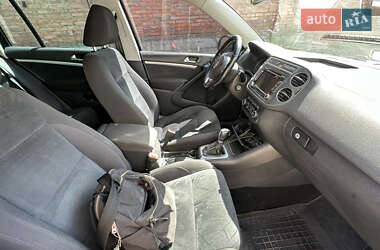 Внедорожник / Кроссовер Volkswagen Tiguan 2013 в 
