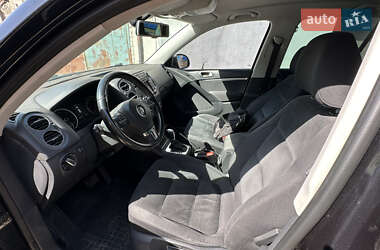 Внедорожник / Кроссовер Volkswagen Tiguan 2013 в 