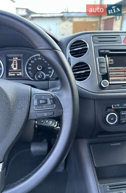 Внедорожник / Кроссовер Volkswagen Tiguan 2010 в 