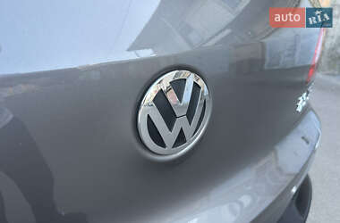 Внедорожник / Кроссовер Volkswagen Tiguan 2010 в 