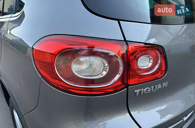 Внедорожник / Кроссовер Volkswagen Tiguan 2010 в 