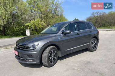 Внедорожник / Кроссовер Volkswagen Tiguan 2018 в 