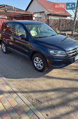 Внедорожник / Кроссовер Volkswagen Tiguan 2012 в 