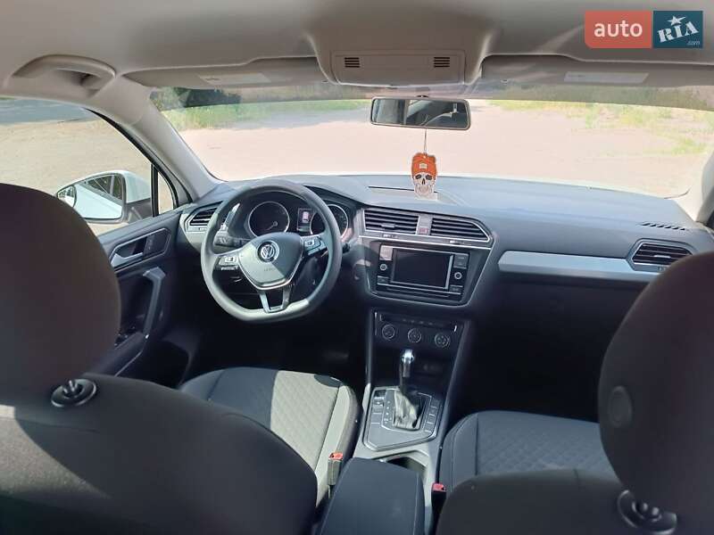 Внедорожник / Кроссовер Volkswagen Tiguan 2017 в Ладыжине