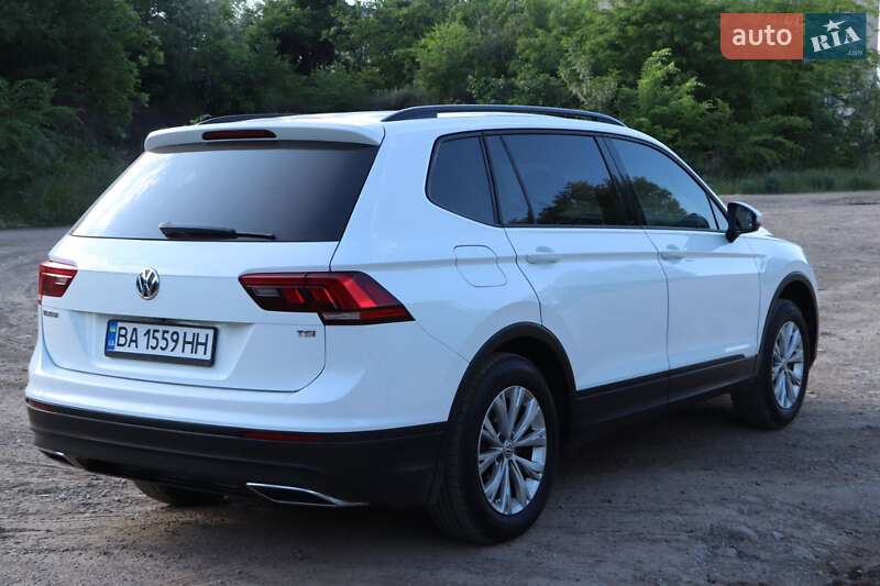Внедорожник / Кроссовер Volkswagen Tiguan 2017 в Ладыжине