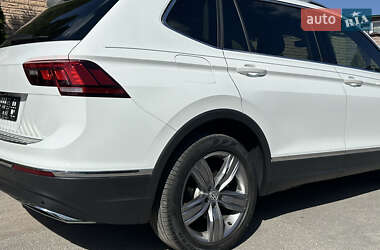 Внедорожник / Кроссовер Volkswagen Tiguan 2021 в 