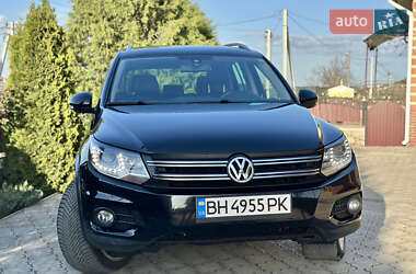 Позашляховик / Кросовер Volkswagen Tiguan 2012 в 