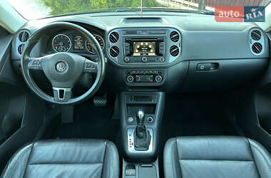 Позашляховик / Кросовер Volkswagen Tiguan 2012 в 