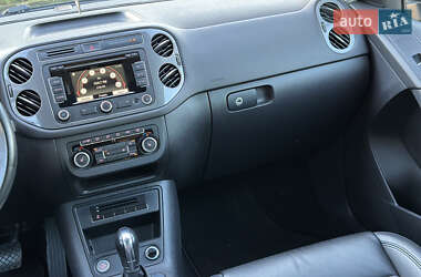 Позашляховик / Кросовер Volkswagen Tiguan 2012 в 