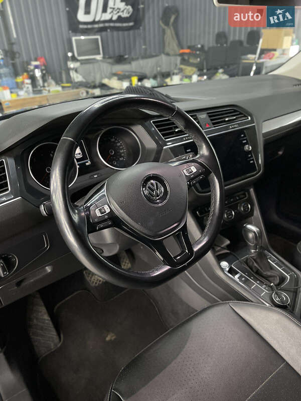 Позашляховик / Кросовер Volkswagen Tiguan 2018 в Одесі