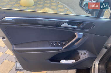 Внедорожник / Кроссовер Volkswagen Tiguan 2019 в 