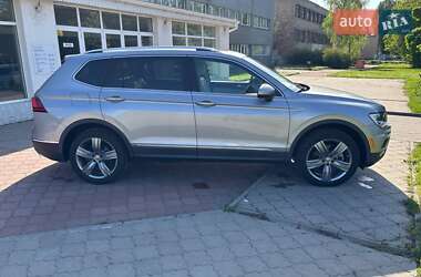 Позашляховик / Кросовер Volkswagen Tiguan 2021 в 